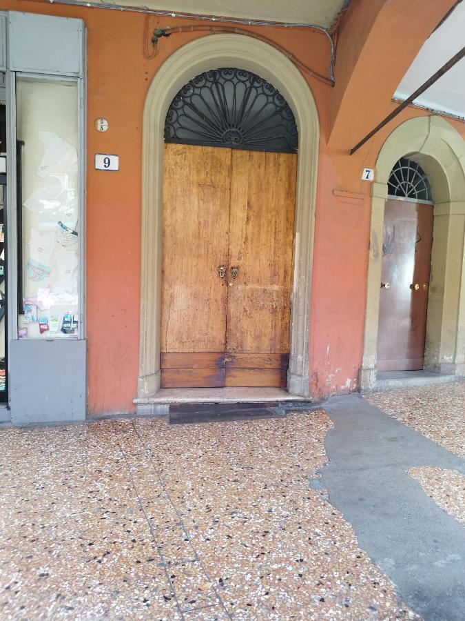 Bologna City Center Aldrovandi Flat Exteriör bild